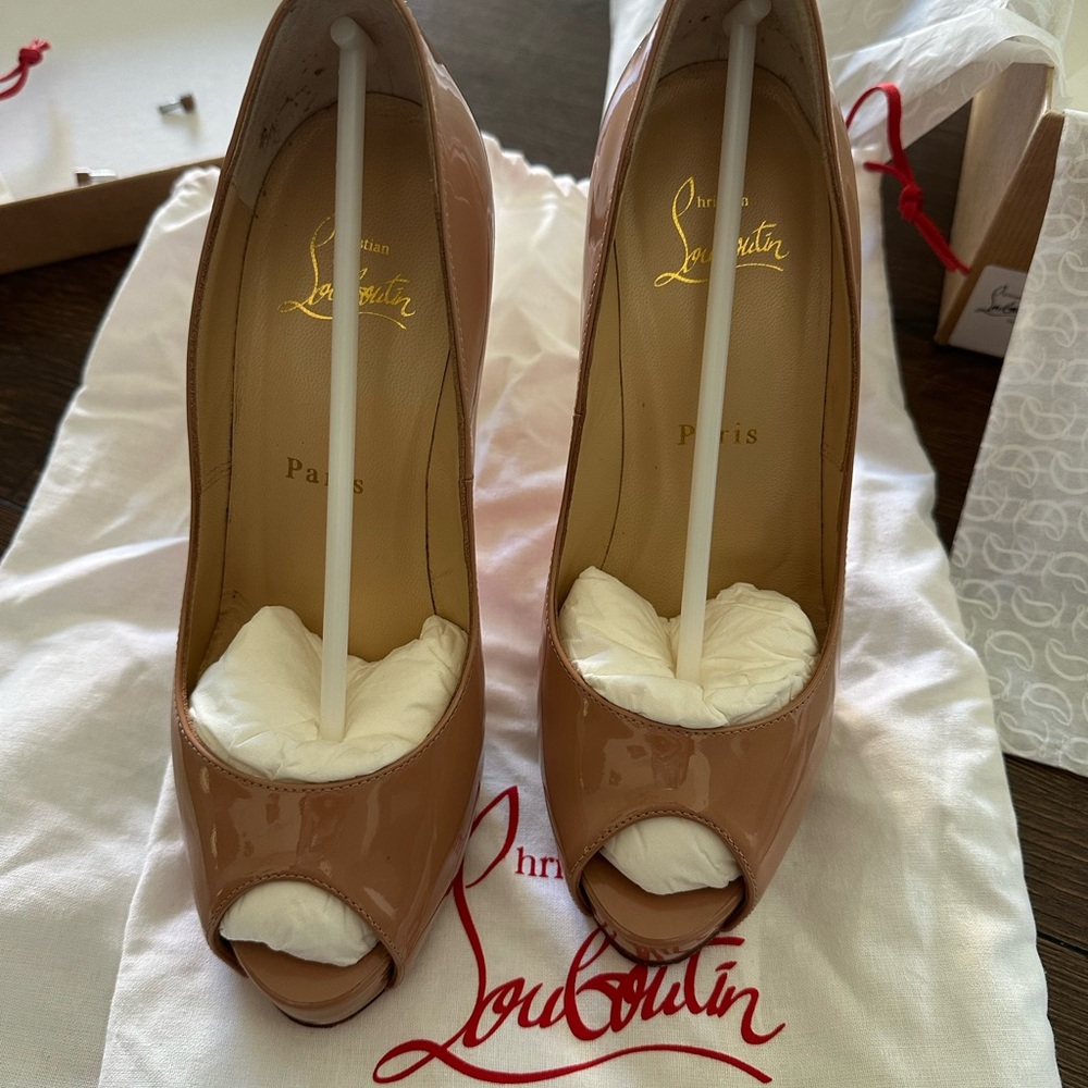 Christian Louboutin Nude Patent Leather Pointed-Toe Pumps with Red Soles